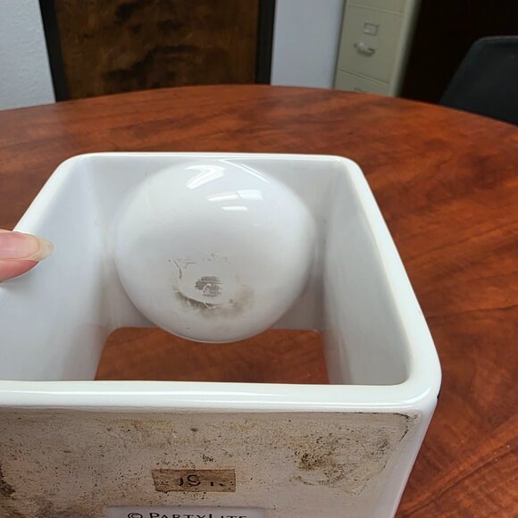 PartyLite Monochrome Pinstripe Fragrance Warmer - Picture 5 of 9